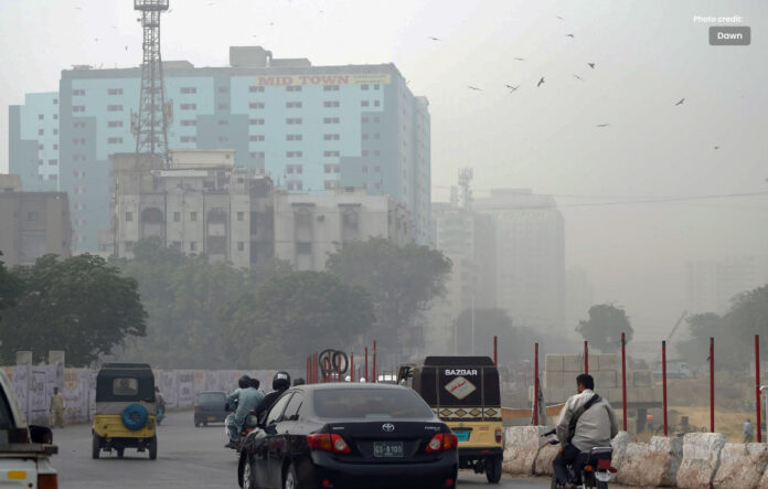 کراچی کا موسم پارہ گرنے کی وجہ سے سرد اور خشک ہے۔
