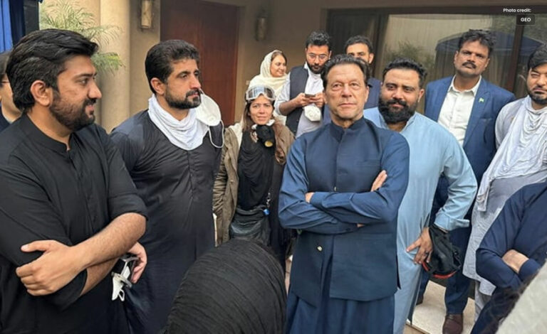 آئی ایچ سی نے عمران خان کے وارنٹ گرفتاری کو معطل کردیا۔