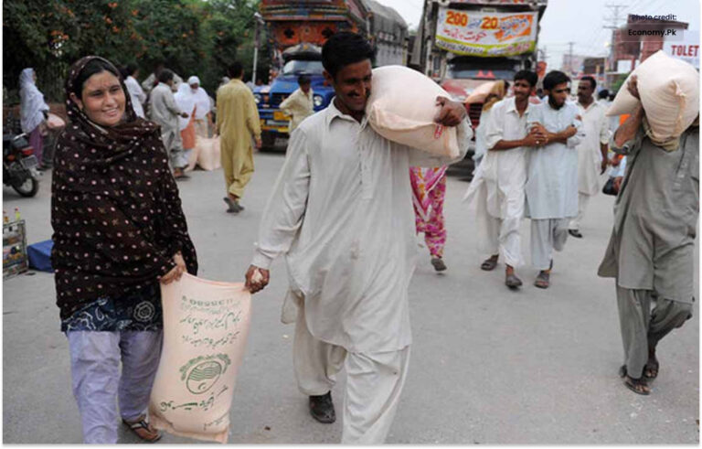 حکومت نے غرباء کے لئے رمضان پیکج میں مفت آٹا دینے کا اعلان کر دیا۔