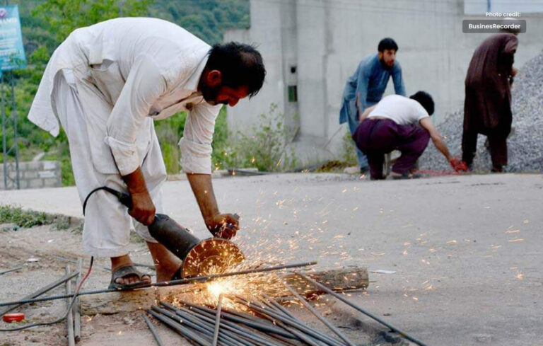 حکومت سندھ نے پیر کو عام تعطیل کا اعلان کردیا