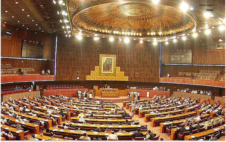 پاکستان نے 10 اپریل یوم آئین کے طور پر منایا۔