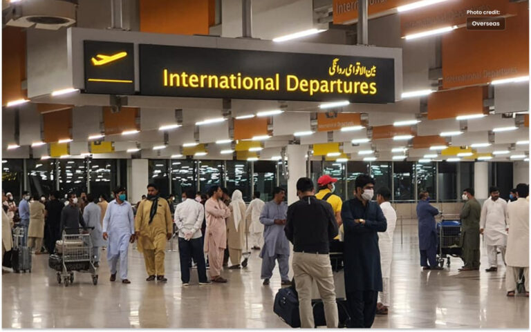 پاکستانیوں کو 10 لاکھ ورک ویزے ملیں گے۔