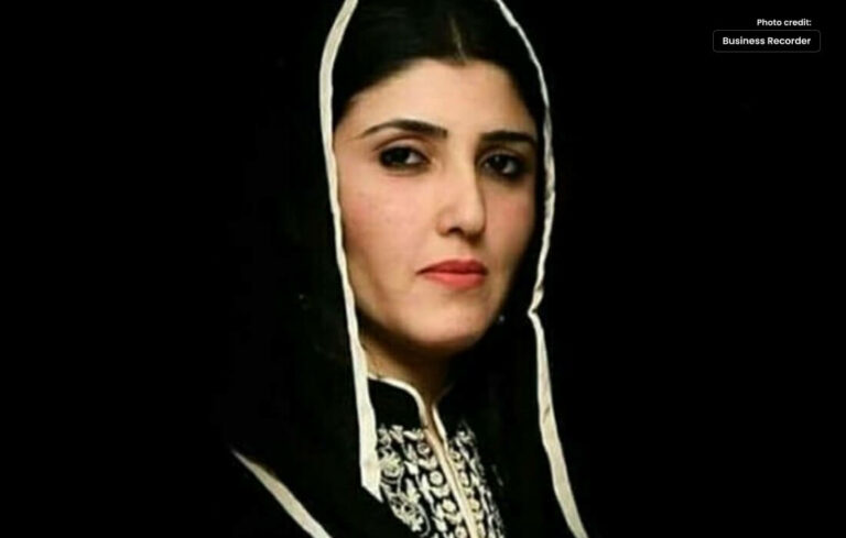 عائشہ گلالئی نے سیاست میں دوبارہ انٹری کا اعلان کر دیا