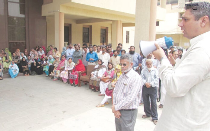 جامعہ کراچی کے سٹاف کی تین روزہ قلم بند ہڑتال