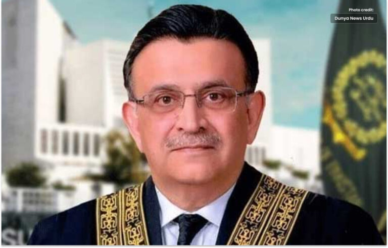 عمران خان کو دیکھ کر اچھا لگا، چیف جسٹس کا جواب