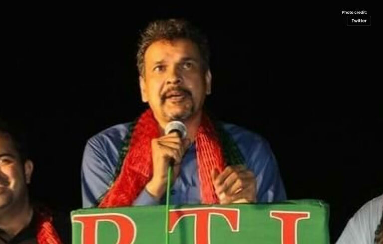 پی ٹی آئی کراچی کے صدر اکرم چیمہ نے استعفیٰ دے دیا