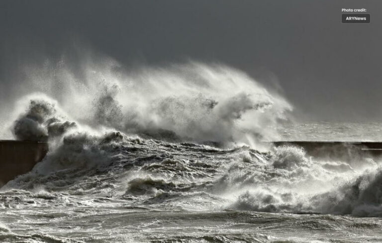 بحیرہ عرب میں بننے والا سمندری طوفان کراچی سے ٹکرا سکتا ہے
