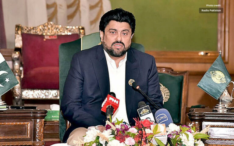 گورنر سندھ نے ناخوشگوار صورتحال سے نمٹنے کا حکم دے دیا۔