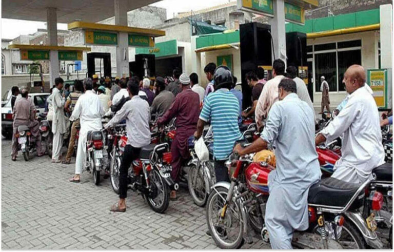 پیٹرولیم ڈیلرز نے ملک گیر ہڑتال پیر تک موخر کردی