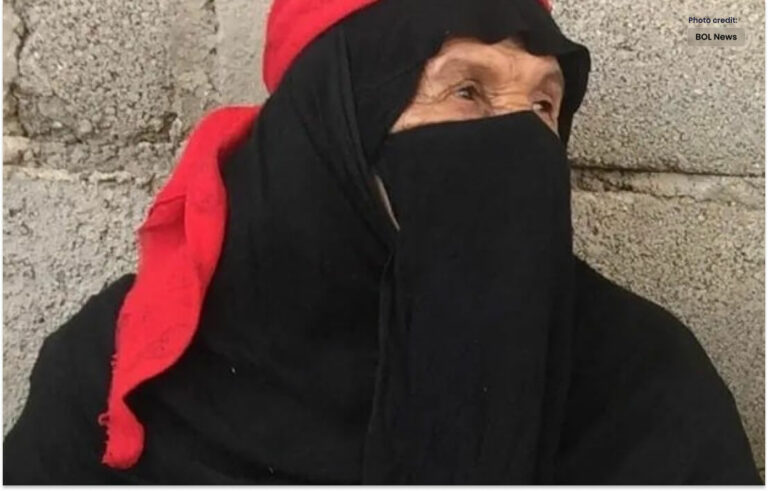 خاتون  نے 110 سال کی عمر میں اسکول میں داخلہ لیا