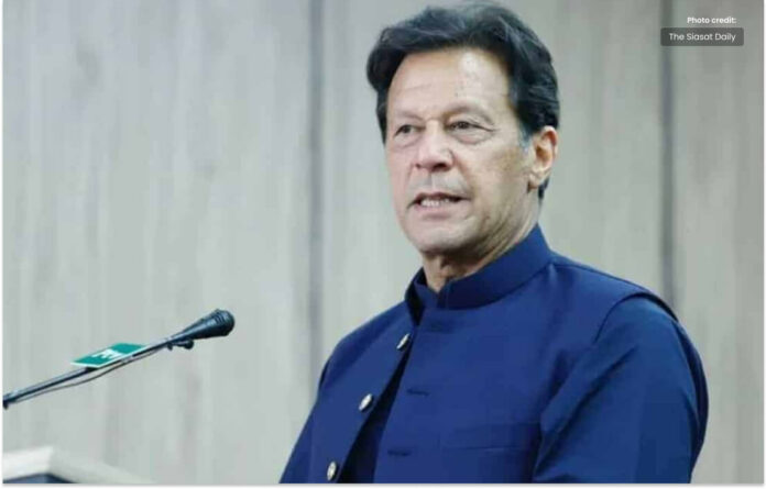 عمران خان کو حراست میں لےلیا اور تین سال قید کی سزا سنائی گئی