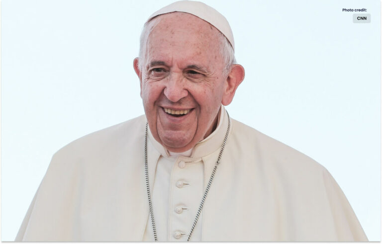 پوپ کے پرتگال کی عبادت گاہ کا دورہ 200,000 لوگوں کی آمد