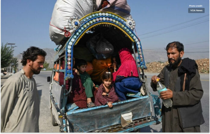 پاکستان دباؤ کے باوجود تارکین وطن کی بے دخلی پر قائم