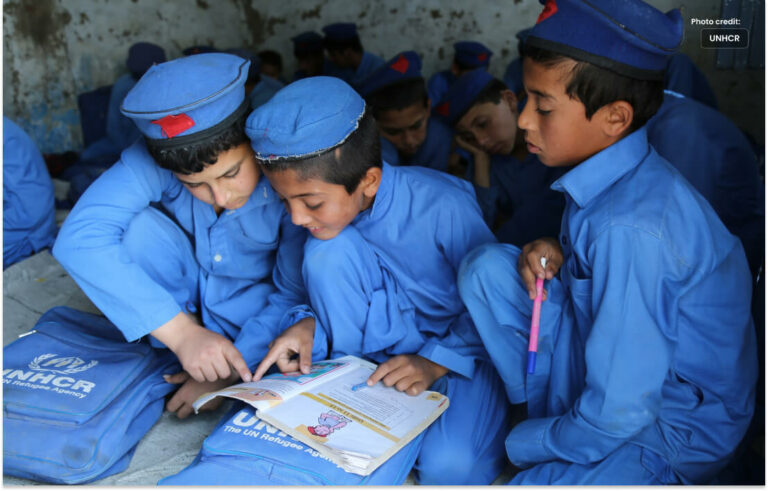افغان مہاجرین کے بچوں کی تعلیم ملک بدری سے متاثر
