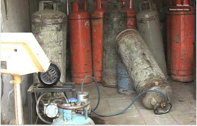 پشاور میں گیس سلنڈر دھماکہ، 20 افراد زخمی