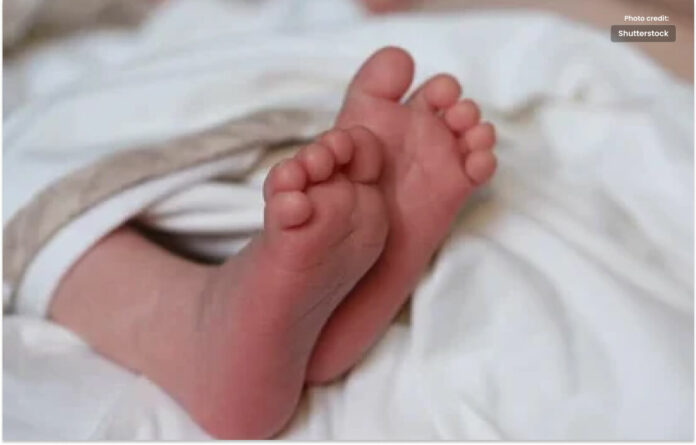 پڑوسی کا 5 ماہ کا بچہ 2 لاکھ روپے میں فروخت کر دیا گیا