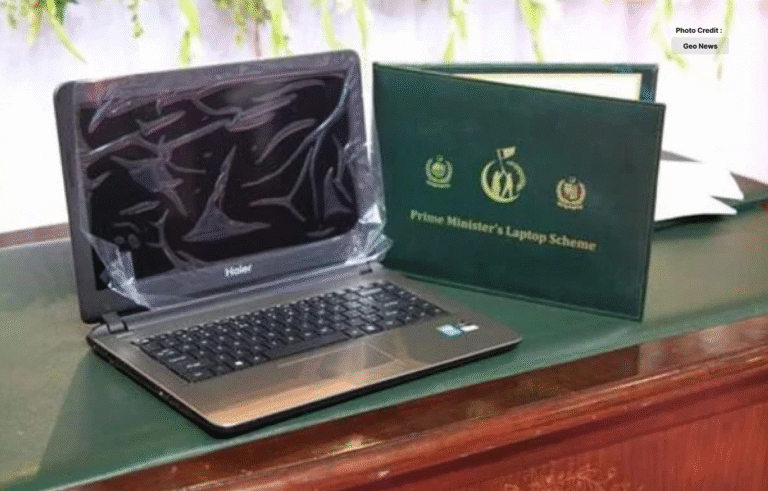 نوجوان طلبہ پر اربوں خرچ کرنے کی اسکیم، وزیراعظم